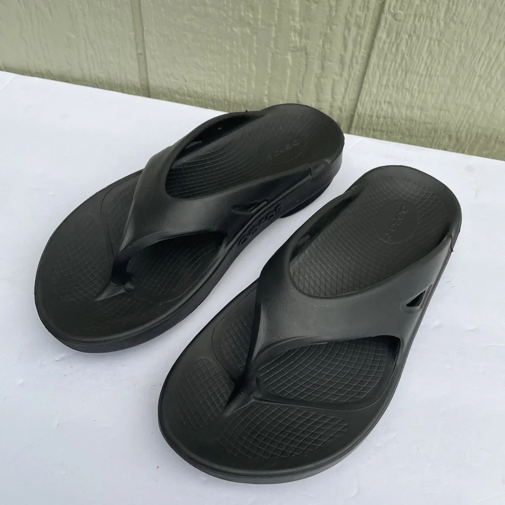 OOFOS Original Sandals Mens 8 Womens 10 Recovery Flip Flops Black Summer Beach